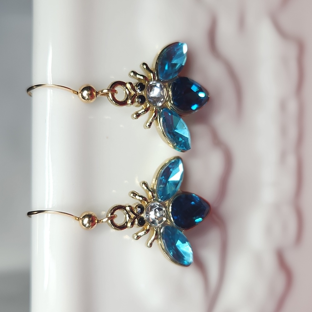 “Queen Bee” Turquoise/White Crystal Bees 14kt Gold Filled Hook Earrings 1" - Picture 3 of 4